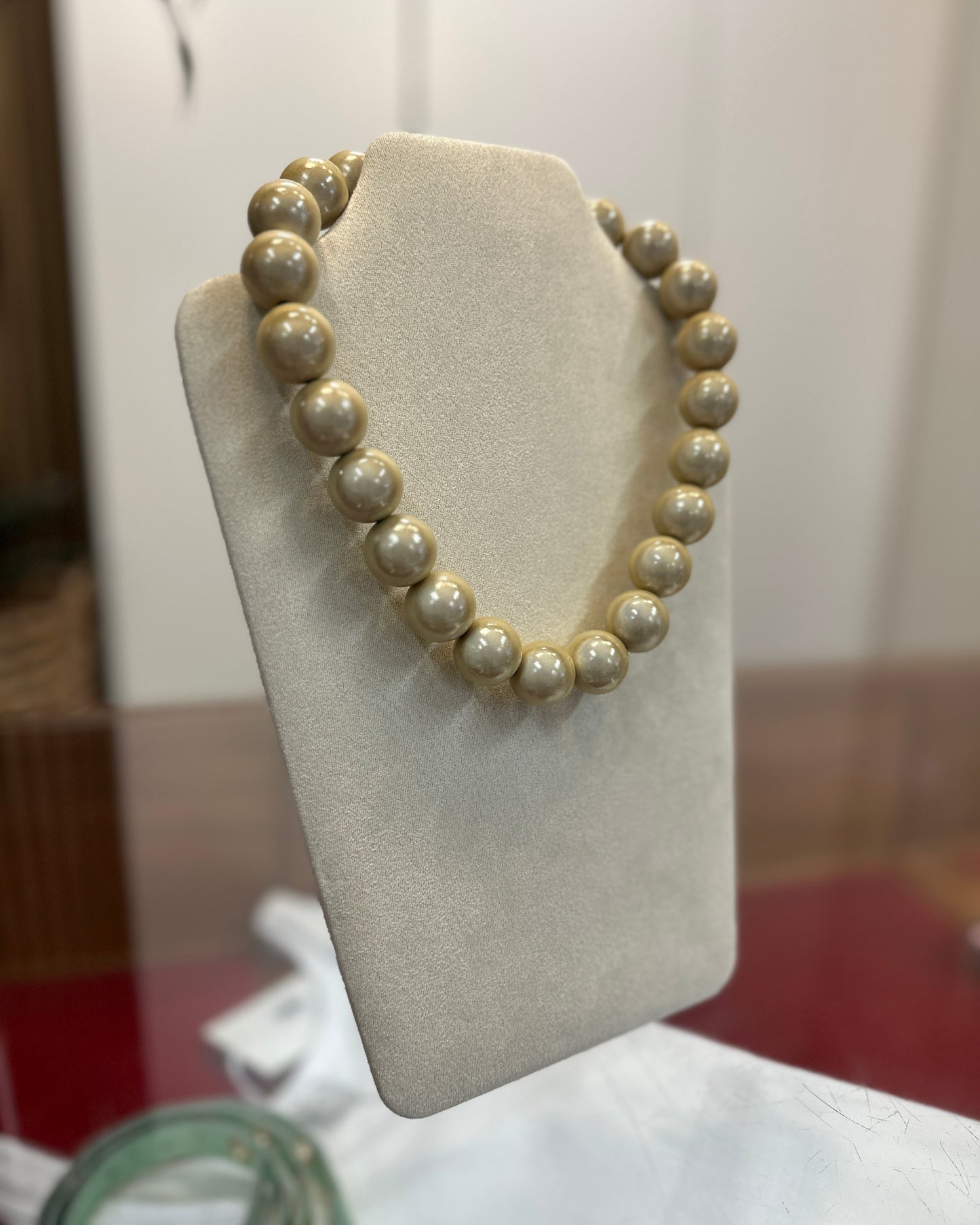 Ballen ketting, Beige